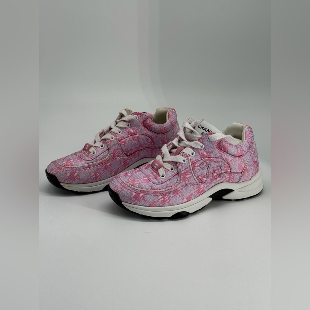 Chanel Pink Tweed CC Sneakers Size 35 1/2 - Picture 6 of 11
